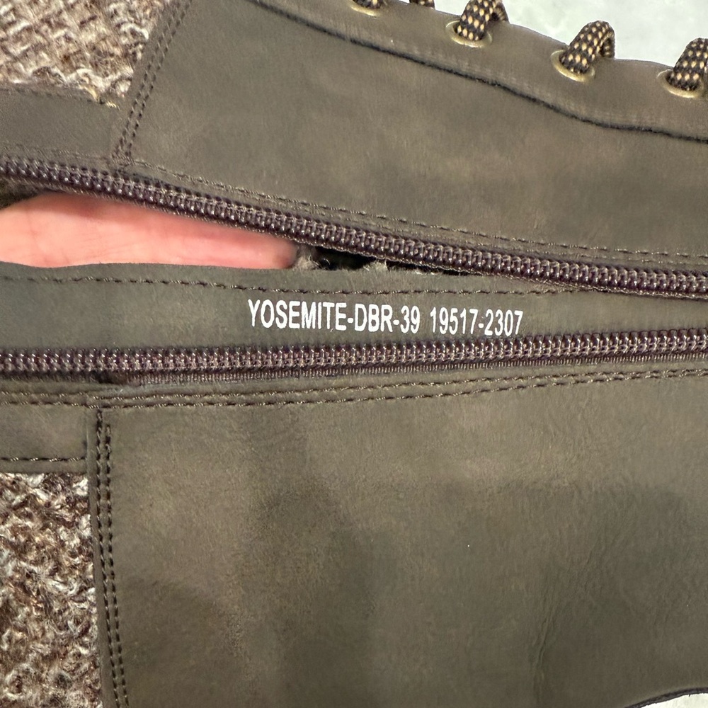 Spring Step Yosemite Waterproof Winter
Lace Up with Zipper Sweater Trim
NWT - Picture 9 of 12